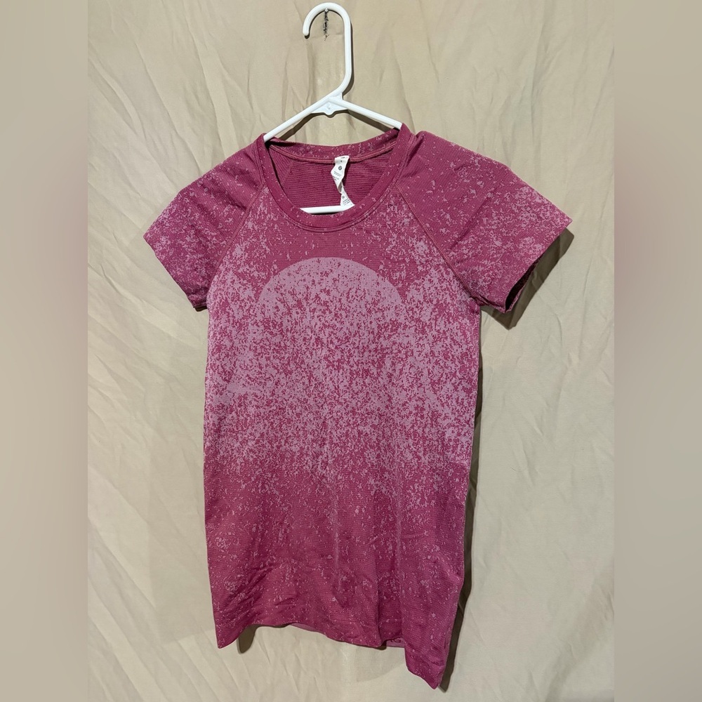 Lululemon swiftly T-shirt
